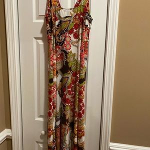New Directions  petite PL maxi dress